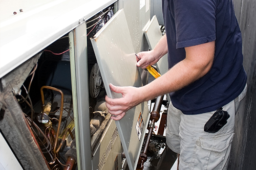 Dismantling-an-air-conditioner